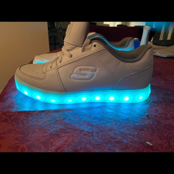 Skechers boys light up sneakers worn maybe 5 x’s - Picture 12 of 14